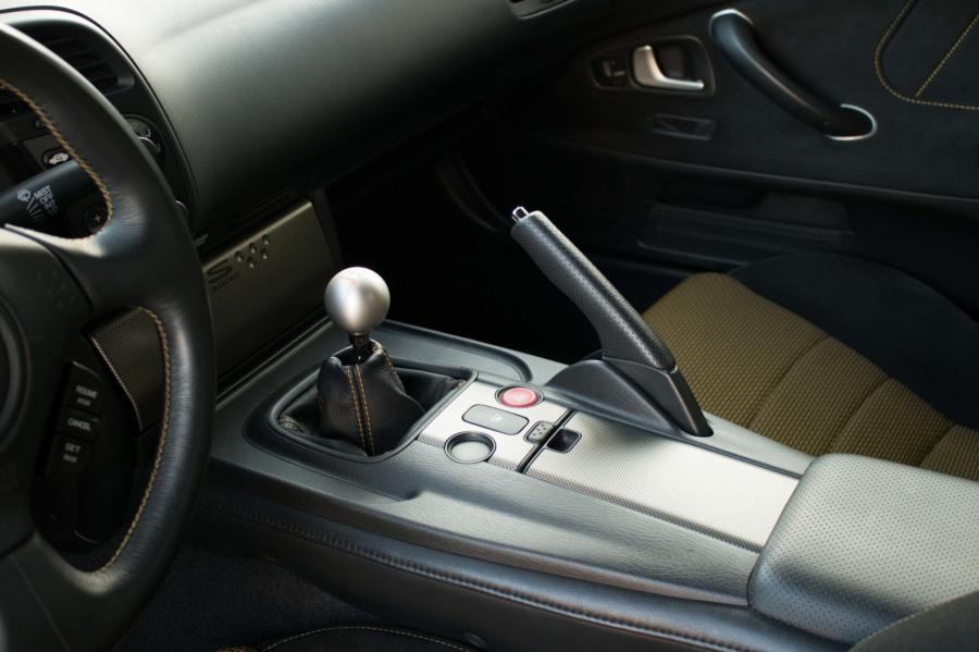 Детали интерьера Honda S2000 CR (AP2) 2008 года  (фото 100 из 180)